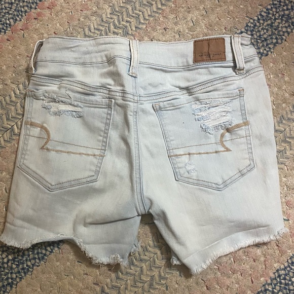 American Eagle Jean shorts- Light wash, high waisted stretch, size 6 - Picture 2 of 6